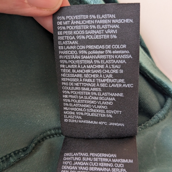 H&M Velvet Dress - Picture 4 of 6